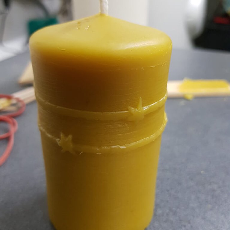 Bienenwachskerze fertig