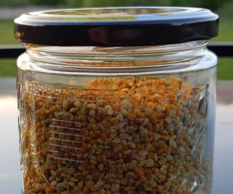 3-Glas-voll-mit-Pollen
