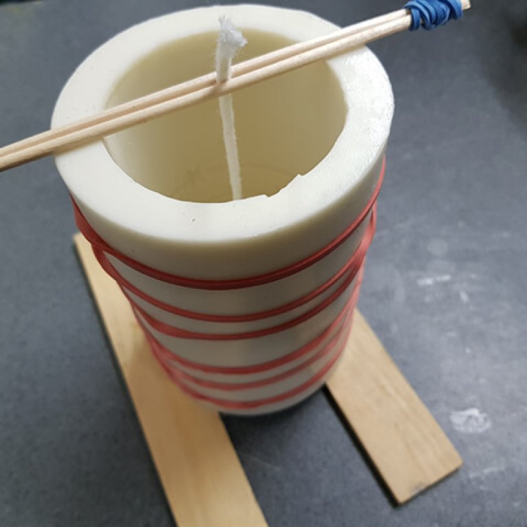 Silikonform aufbocken